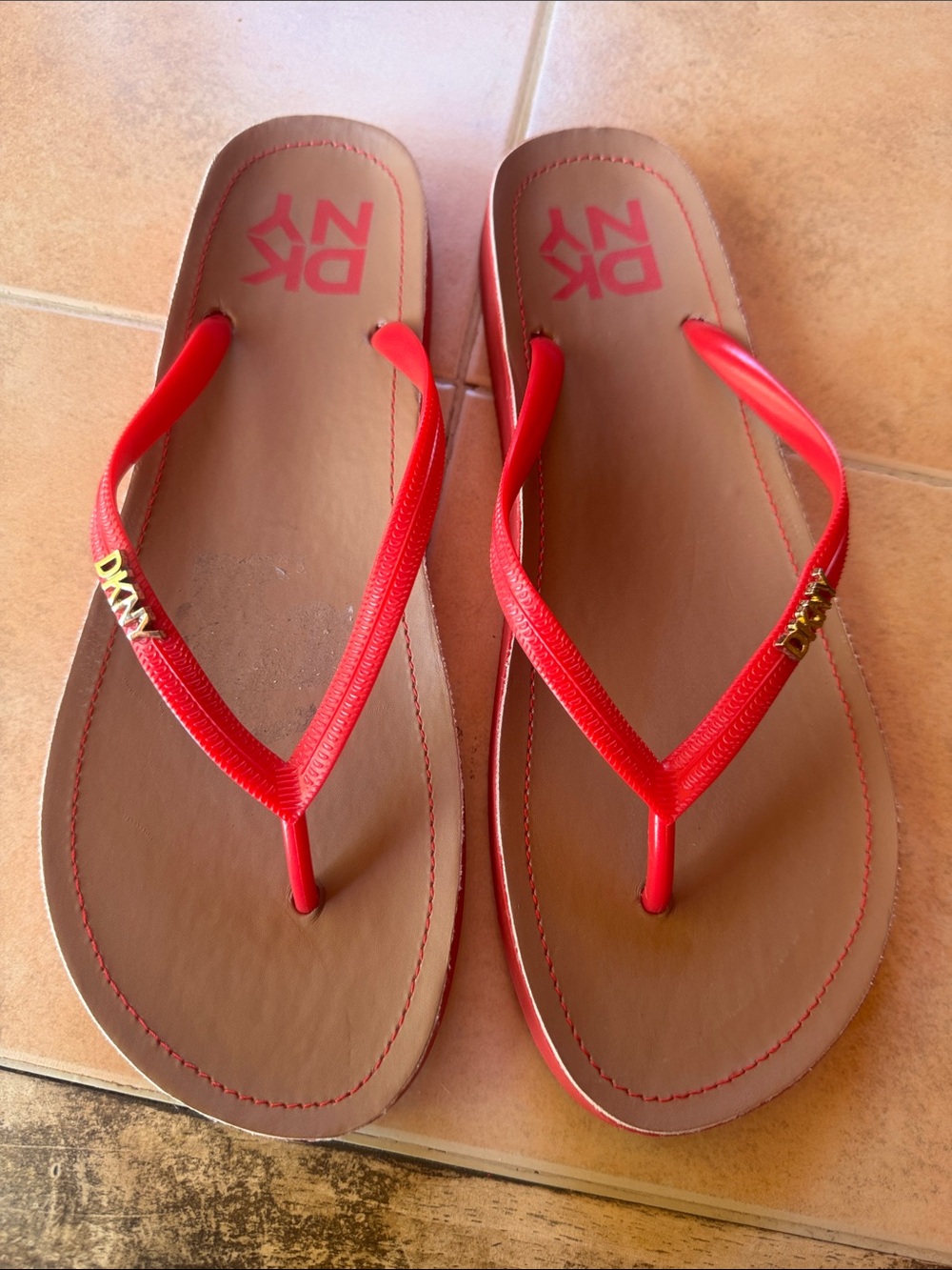 DKNY Red and Tan Leather-Trim Flip Flop Sandals